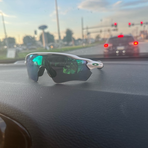 Oakley Radar Range Sunglasses -
White - Picture 1 of 4